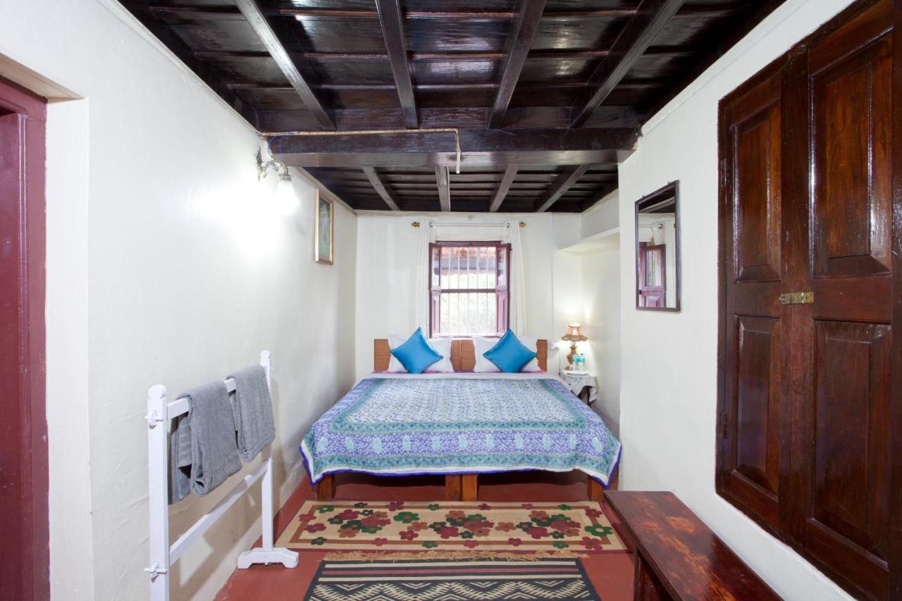Sardar Bahadur'S Heritage Bungalow Estate Stay Napoklu Kültér fotó