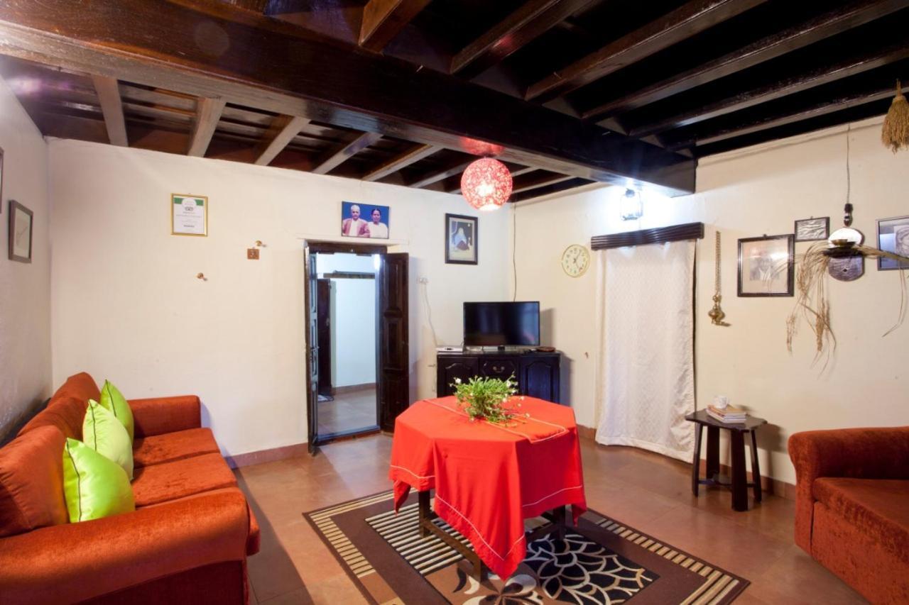 Sardar Bahadur'S Heritage Bungalow Estate Stay Napoklu Kültér fotó