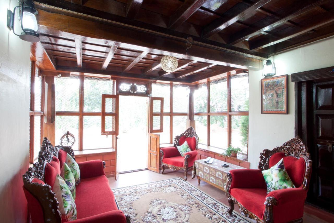Sardar Bahadur'S Heritage Bungalow Estate Stay Napoklu Kültér fotó
