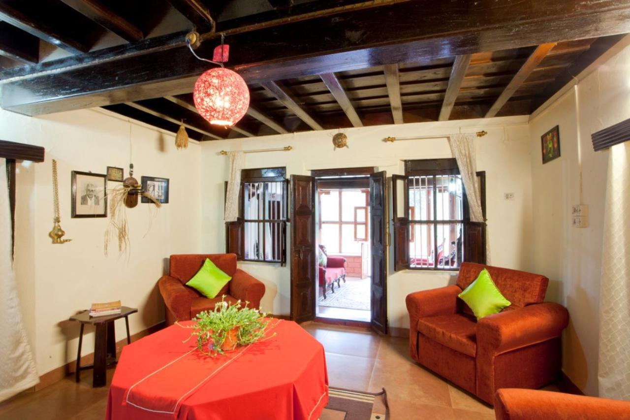 Sardar Bahadur'S Heritage Bungalow Estate Stay Napoklu Kültér fotó