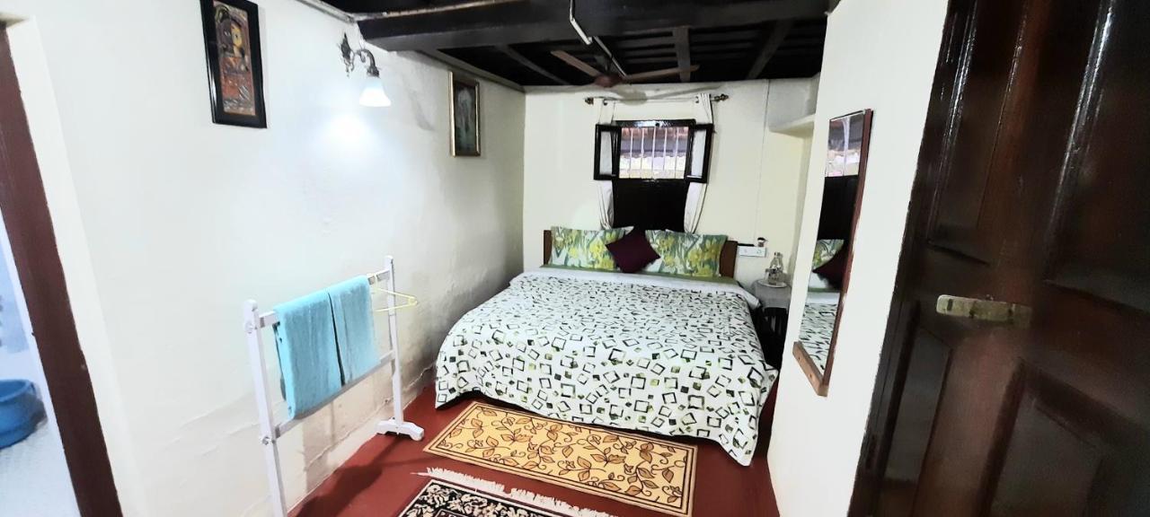 Sardar Bahadur'S Heritage Bungalow Estate Stay Napoklu Kültér fotó