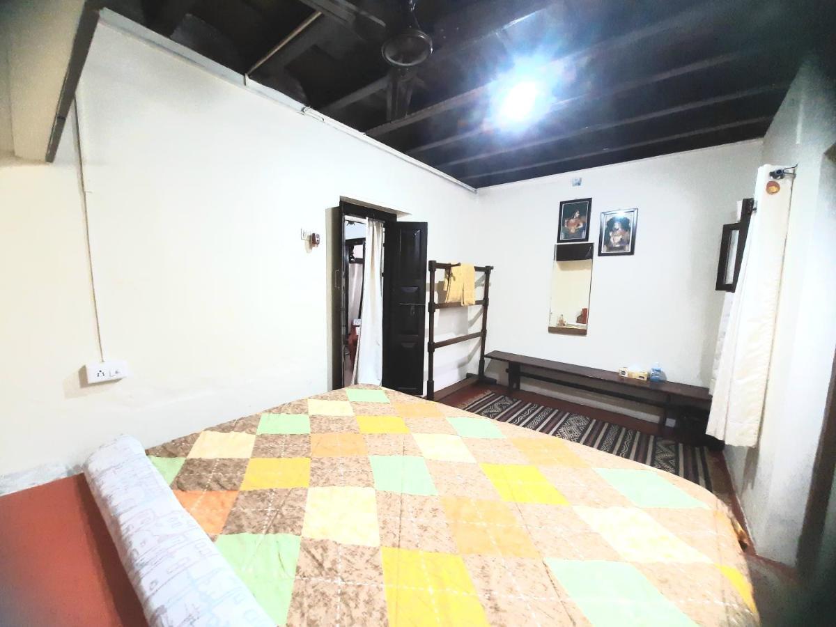 Sardar Bahadur'S Heritage Bungalow Estate Stay Napoklu Kültér fotó