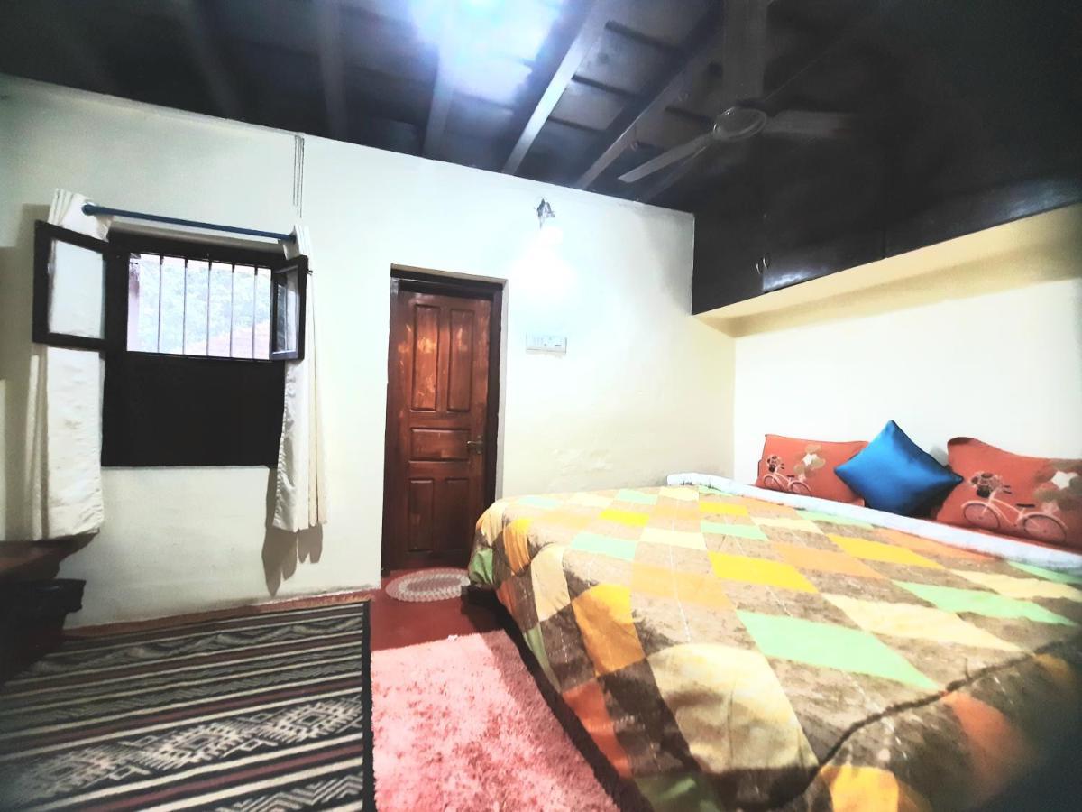 Sardar Bahadur'S Heritage Bungalow Estate Stay Napoklu Kültér fotó