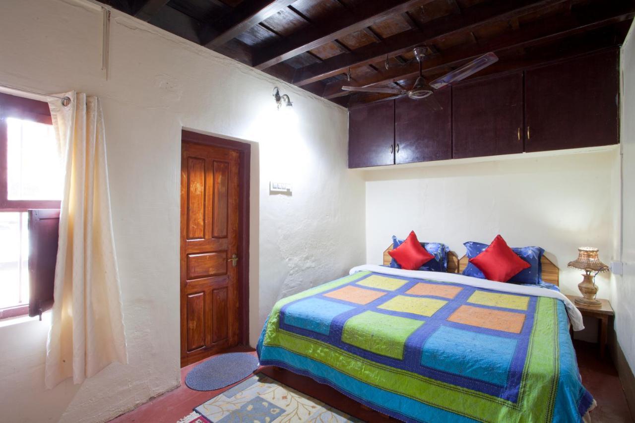Sardar Bahadur'S Heritage Bungalow Estate Stay Napoklu Kültér fotó