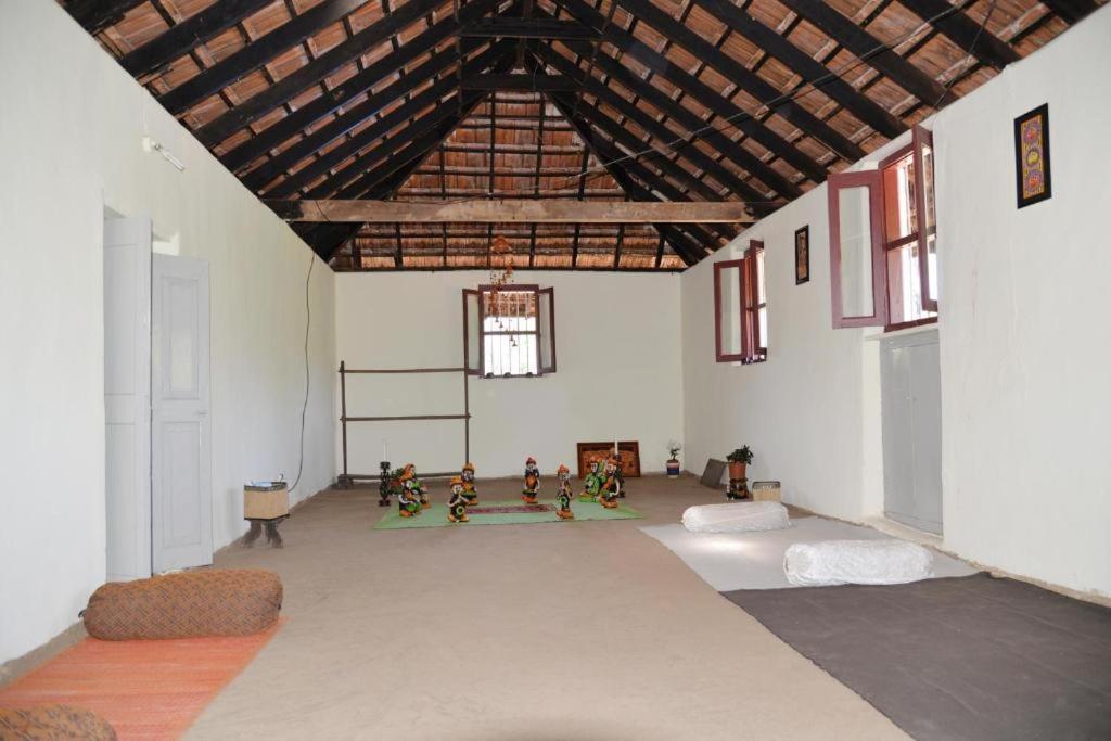 Sardar Bahadur'S Heritage Bungalow Estate Stay Napoklu Kültér fotó