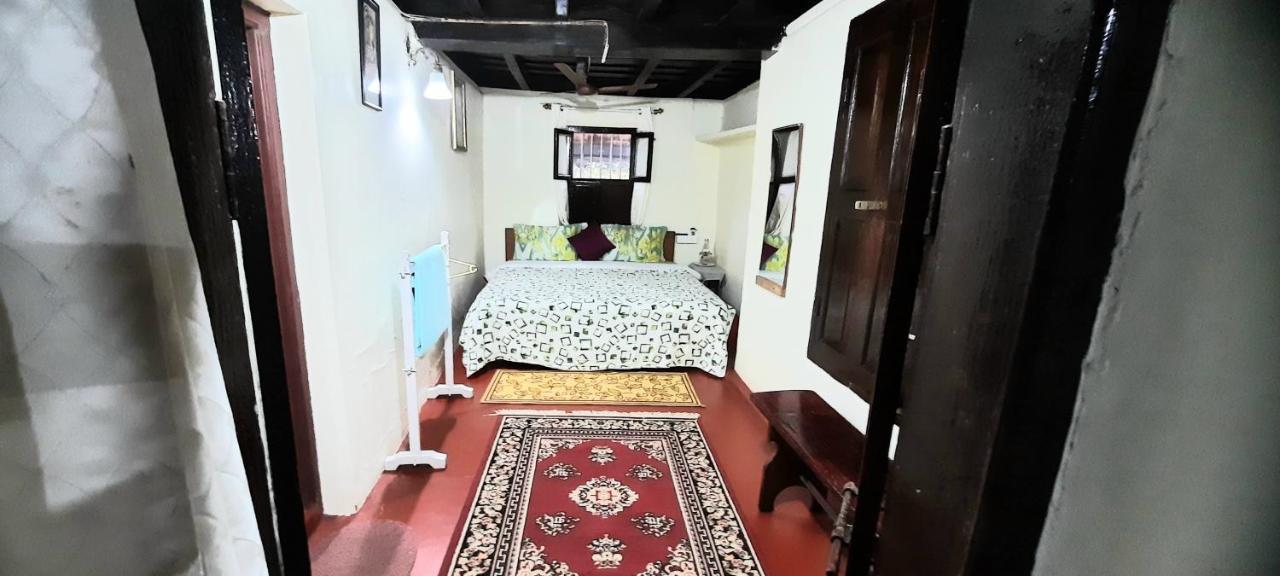 Sardar Bahadur'S Heritage Bungalow Estate Stay Napoklu Kültér fotó